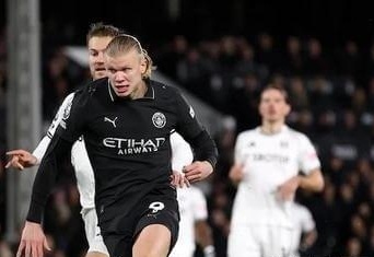 英超多位月最佳主帅陷入困顿，分析豪门爆冷场次增加的主因（英超多名月度最佳教头陷入低谷，豪门冷门频发的主因解析）