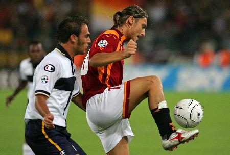 欧冠淘汰赛前瞻：曼城对阵皇家马德里,（欧冠淘汰赛焦点战：曼城迎战皇马）