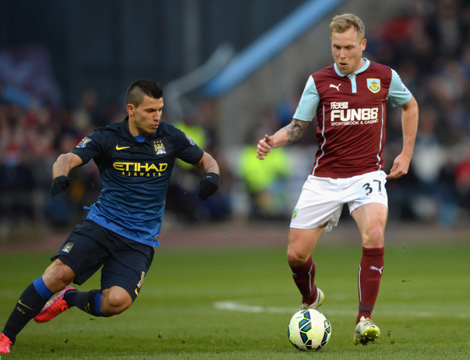 斩获皇马生涯首球，赫伊森是本赛季西甲进球最年轻的后卫（赫伊森迎皇马处子球，成本季西甲最年轻破门后卫）